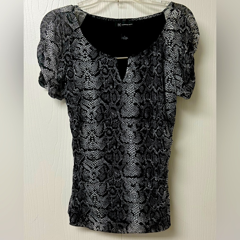INC International Concepts Black and Gray Fitted Cap Sleeve Blouse